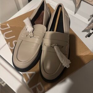 women’s Tan Loafers